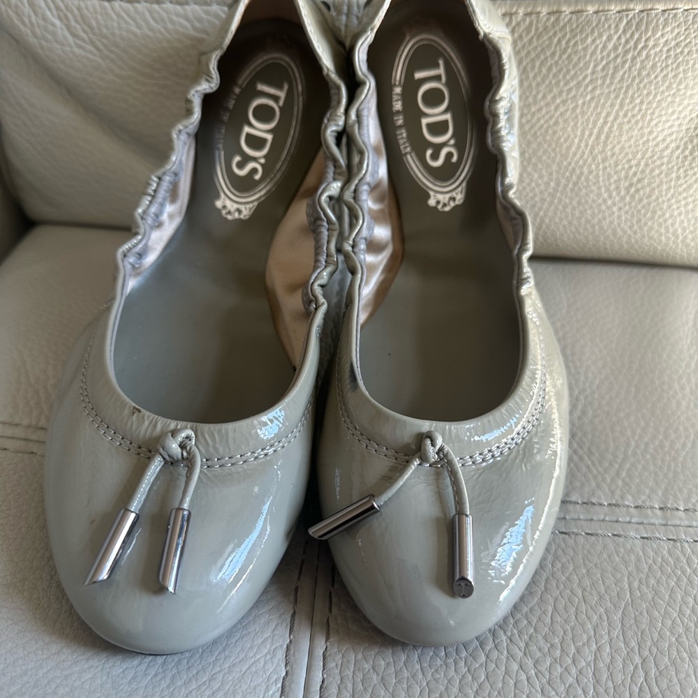 TOD’S Green FLATS Size 36,5